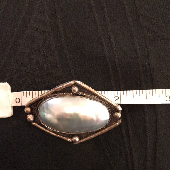 Vintage Mother of Pearl Brooch - Picture 5 of 6